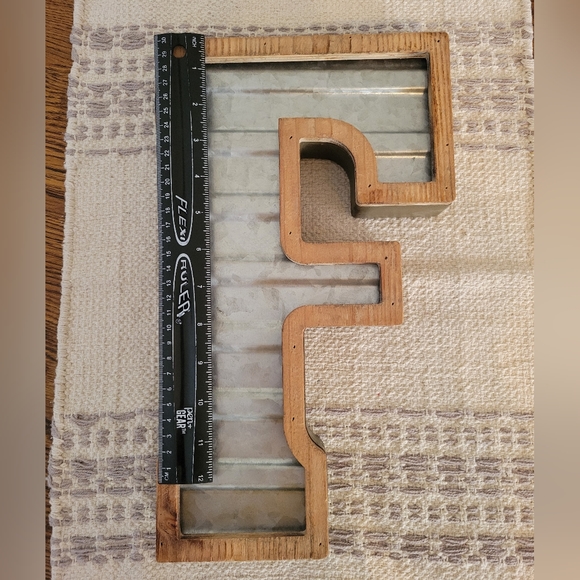 F wall decor - Picture 6 of 7